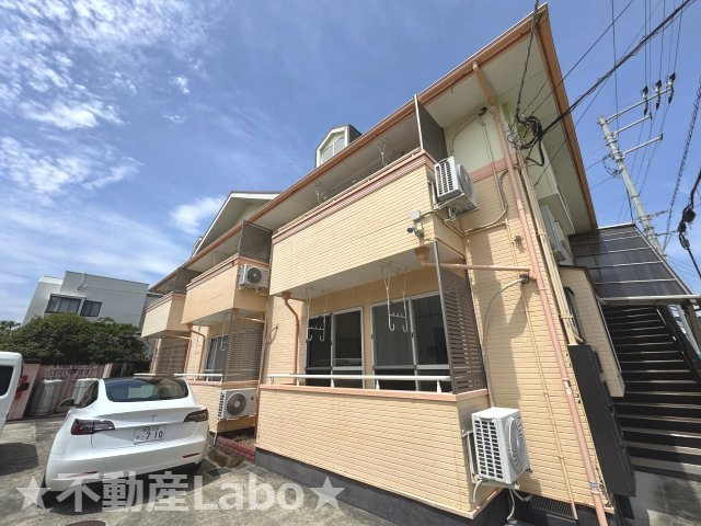 徳島市名東町１丁目のアパートの駐車場