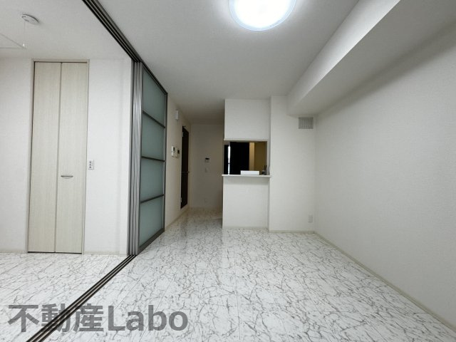 徳島市南佐古八番町のアパートの洋室