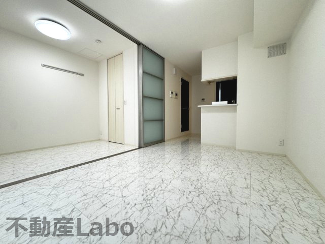 徳島市南佐古八番町のアパートの居間・リビング