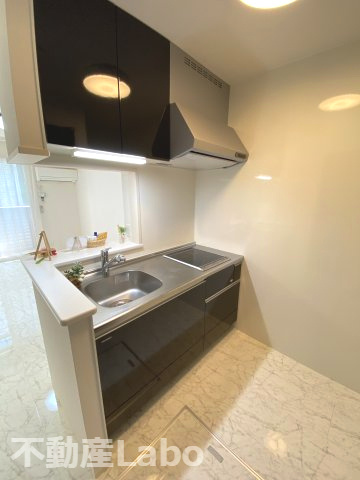 徳島市南佐古八番町のアパートのキッチン