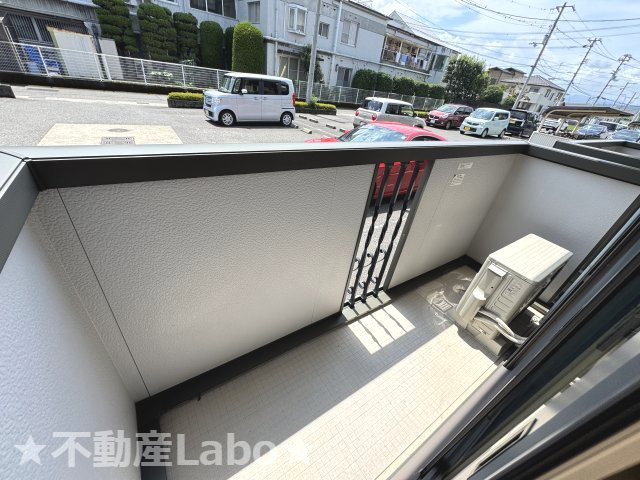 徳島市名東町１丁目のアパートのバルコニー