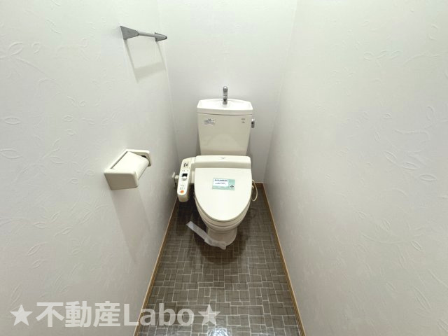 徳島市名東町１丁目のアパートのトイレ