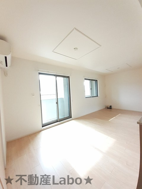 ルミエールイリゼB