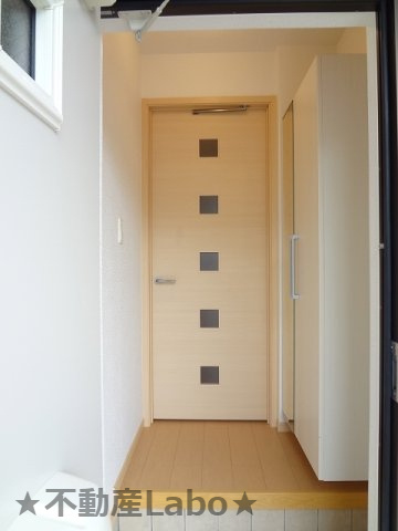 トォリセッテの玄関