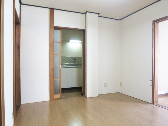 カーサ山本の寝室|人気のフローリングです。