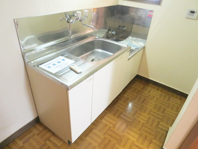 カーサ山本のキッチン|ガスコンロが置けるキッチンです。