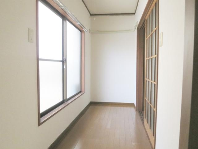 カーサ山本の居間・リビング|サンルームスペース。