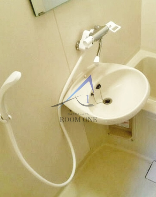 ワタナベビルの洗面所|洗面台です。