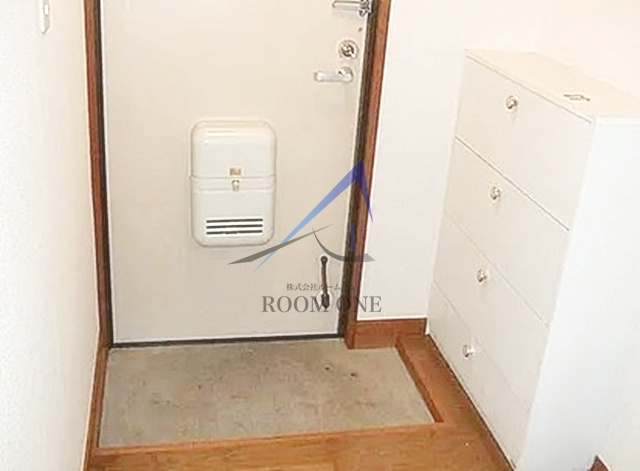 ワタナベビルの玄関|玄関です。