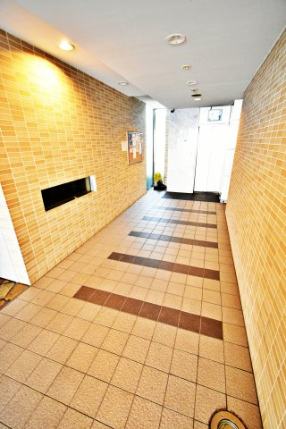 ピュアファースト花園のエントランス