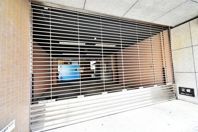 ピュアファースト花園の駐車場