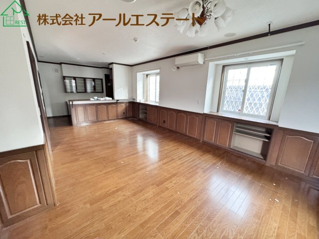 姫路市林田町林田　　　中古戸建の居間・リビング