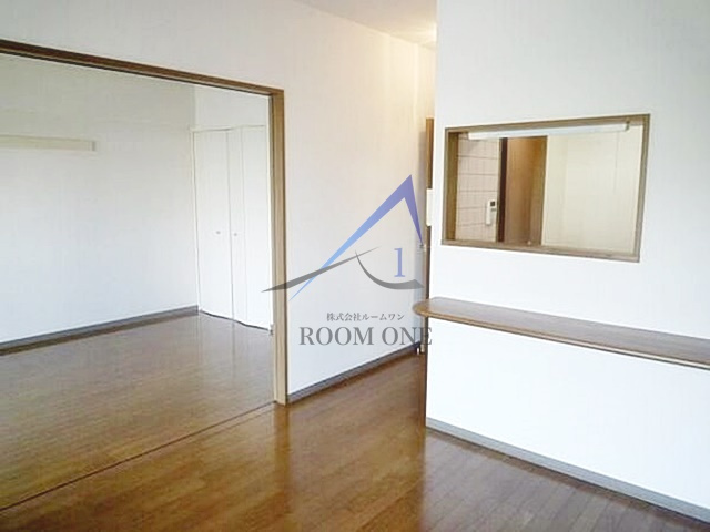 メゾンフローレの居間・リビング|洋室のお部屋です。