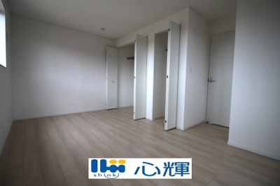 【洋室】 | クレイドルガーデン宇部市床波 第3（3号棟） | 明るさを基調とした部屋は、光を反射するので部屋を明るく美しく見せる効果もあります。