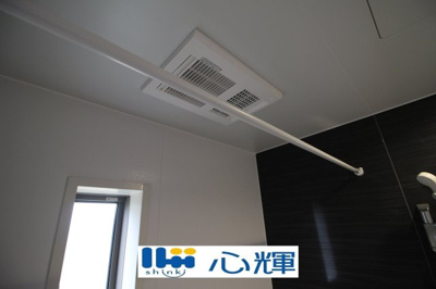 【設備】 | クレイドルガーデン宇部市床波 第3（3号棟） | 浴室換気・乾燥・暖房機（本体）。冬場の予備暖房、夜間や梅雨時の衣類乾燥、カビ対策などに活躍します。
