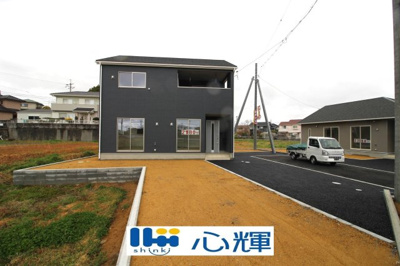 【前面道路含む現地写真】 | クレイドルガーデン宇部市床波 第3（3号棟） | 整備された道路に面する現地は、コミュニティー以外の方々の出入りも少なく、お車の出し入れも楽々です。
