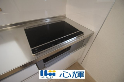 【キッチン】 | クレイドルガーデン宇部市床波 第3（3号棟） | ＩＨクッキングヒーターは火を使わないので安心です。お掃除の手間もかかりません。