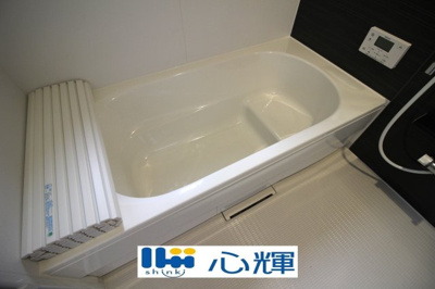 【浴室】 | クレイドルガーデン宇部市床波 第3（3号棟） | 疲れを癒す場所にふさわしい快適で清潔な空間で、心も体もオフになるリラックスタイムをお楽しみ下さい。