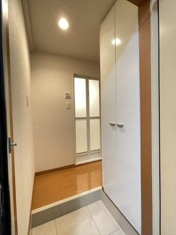 スカイコート浅草雷門の玄関