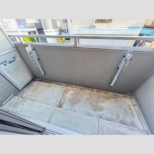 ハイツ味美のバルコニー