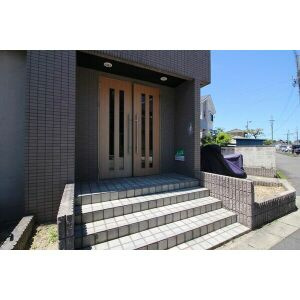 ハイツ味美のエントランス