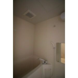 ハイツ味美の浴室