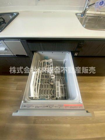 新池島町1丁目中古戸建の設備|食洗機があり洗い物の手間が省けます♪