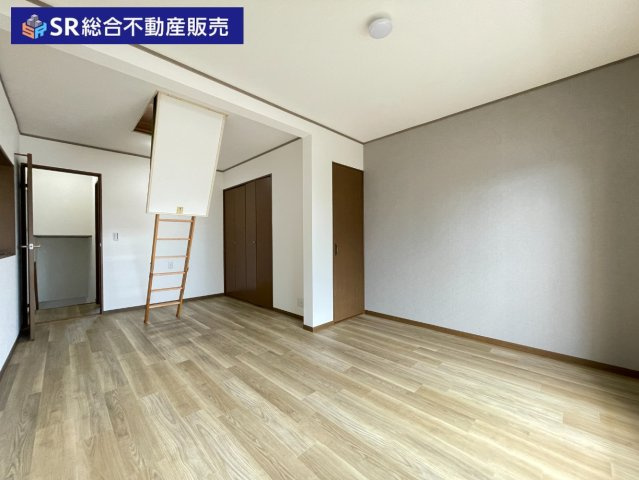 新池島町1丁目中古戸建の寝室|3F10.9帖洋室。ゆったりとしたお部屋です！寝室にいかがでしょうか