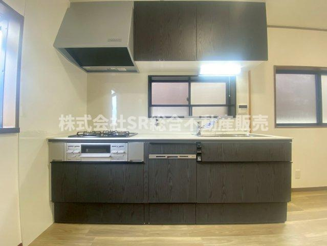 新池島町1丁目中古戸建のキッチン|設備の充実したシステムキッチンで快適にお料理ができます♪