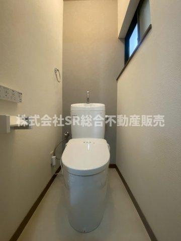 新池島町1丁目中古戸建のトイレ|温水洗浄便座もございます♪