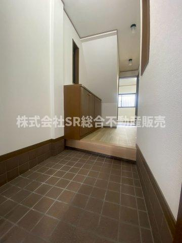 新池島町1丁目中古戸建の玄関|玄関にはシューズボックスもあり広く使えます！