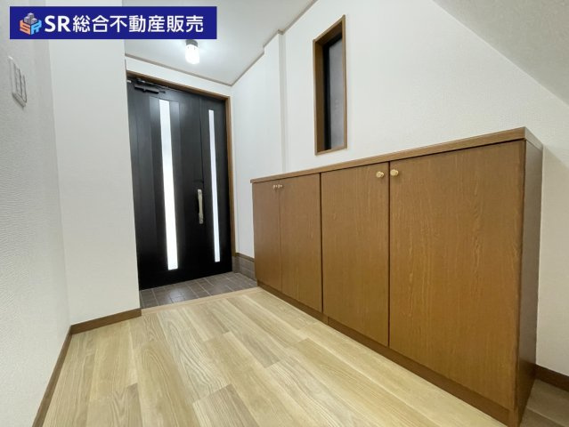 新池島町1丁目中古戸建の玄関|玄関にはシューズボックスもあり広く使えます！