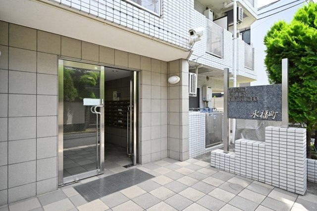 ワールドパレス永福町のエントランス|落ち着いたエントランスです