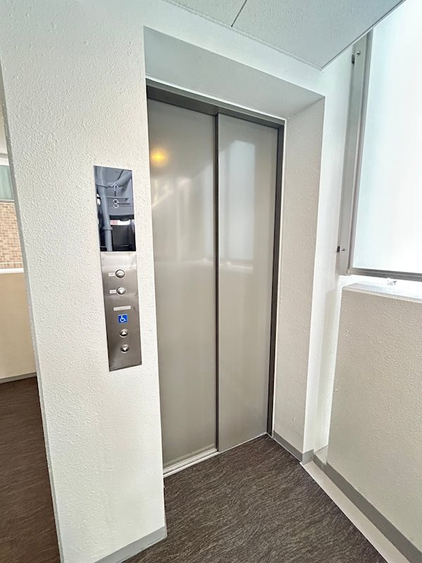 アドバンス三宮パルマの外観