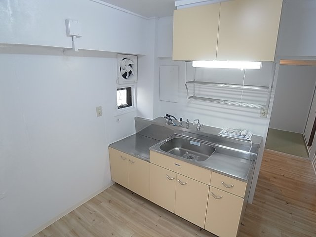 ビレッジハウス鈴蘭台3号棟のキッチン|ガスコンロ対応キッチン・プラス1,000円でコンロ付きます