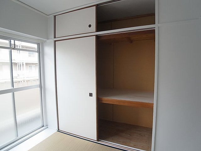 ビレッジハウス鈴蘭台3号棟の収納|各部屋に収納がございます
