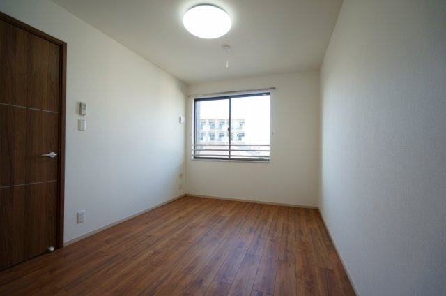 コーエーアビタシオンの寝室|ゆとりの広さです