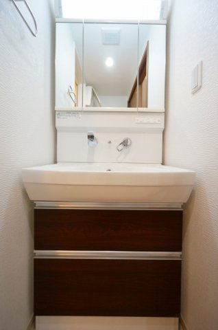 コーエーアビタシオンの洗面所|忙しい朝には欠かせない洗面所です