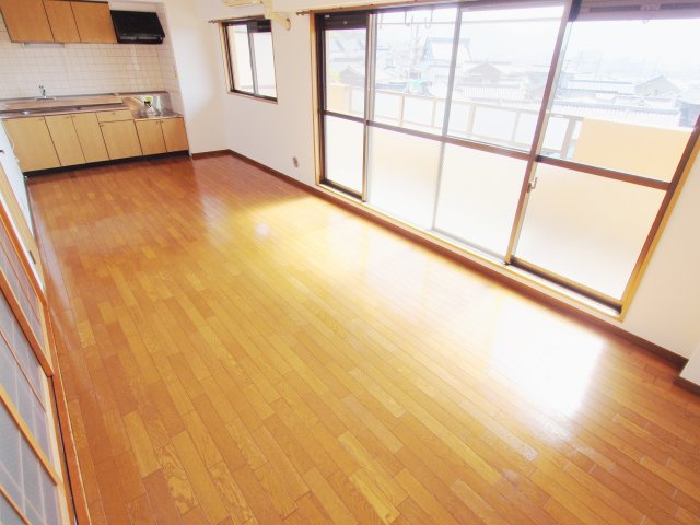 クレール安芸の居間・リビング