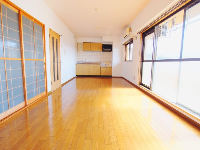 クレール安芸の居間・リビング