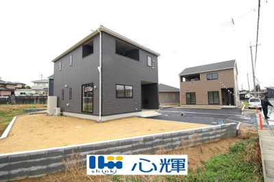 【前面道路含む現地写真】 | クレイドルガーデン宇部市床波 第3（4号棟） | 整備された道路に面する現地は、コミュニティー以外の方々の出入りも少なく、お車の出し入れも楽々です。
