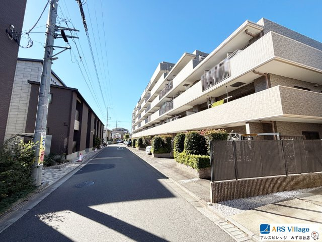 コスモふじみ鶴瀬の周辺|前面道路の様子です