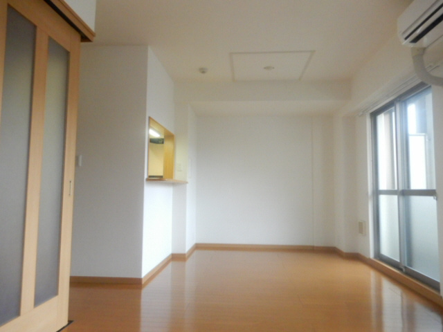 リシアンサス　ポピーの居間・リビング