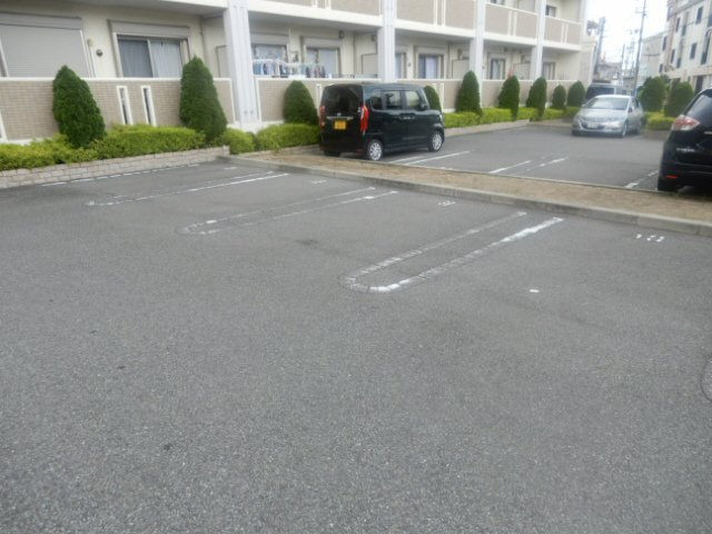 リシアンサス　ポピーの駐車場