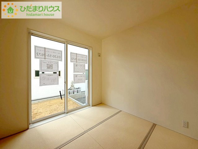 リーブルガーデン須賀川森宿第8　新築戸建　2号棟の和室|リビングに隣接した和室は収納もしっかりと確保されています！