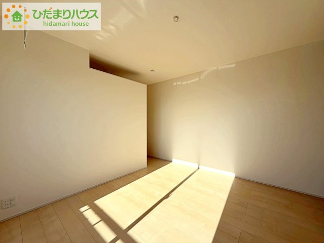 リーブルガーデン須賀川森宿第8　新築戸建　2号棟の洋室|ベッドを置いても余裕の広さがあります。パソコンや趣味のスペースなどインテリアを考えるのも楽しみですね！