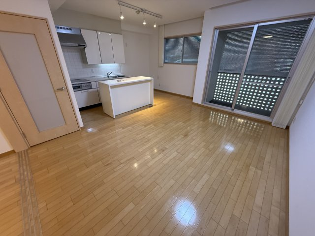 メゾンヴェール北桜塚　東棟の居間・リビング