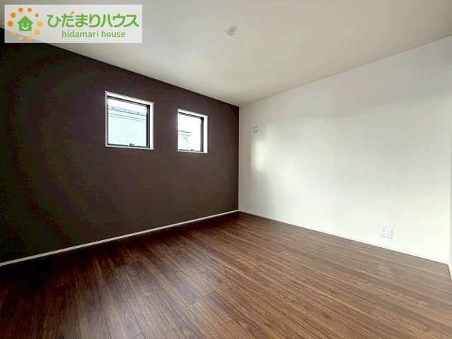 リーブルガーデン須賀川森宿第8　新築戸建　4号棟の洋室|ベッドを置いても余裕の広さがあります。パソコンや趣味のスペースなどインテリアを考えるのも楽しみですね！