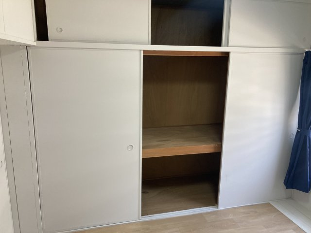 ドミールサニー君影の収納|壁一面の大きな収納スペース