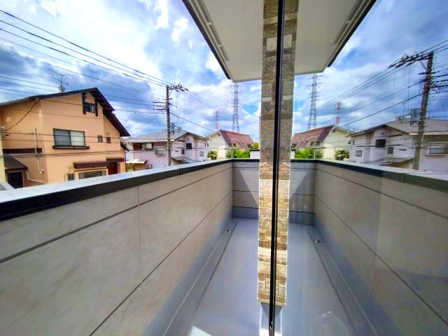 【内覧動画公開中！】調布市深大寺東町４丁目 京王線 調布駅 新築戸建のバルコニー